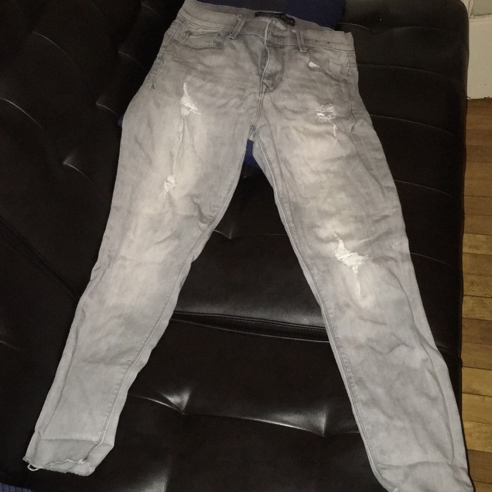 Ripped gray Express jeans sz 6R
